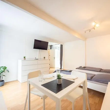 Appartement Monteurwohnung-mit-terrasse-fuer-7-personen-wlan-tv-kueche-ahrensburg-naehe-hamburg-agrp1204
