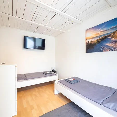 Monteurwohnung-mit-terrasse-fuer-7-personen-wlan-tv-kueche-ahrensburg-naehe-hamburg-agrp1204 Ahrensburg