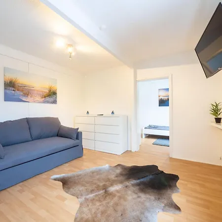 Monteurwohnung-mit-terrasse-fuer-7-personen-wlan-tv-kueche-ahrensburg-naehe-hamburg-agrp1204 *