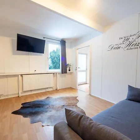 Appartement Monteurwohnung-mit-terrasse-fuer-7-personen-wlan-tv-kueche-ahrensburg-naehe-hamburg-agrp1204