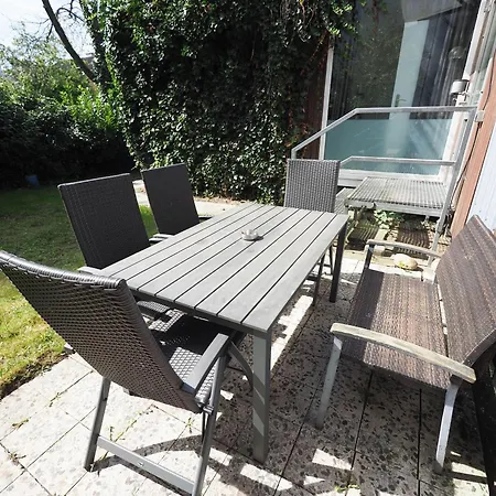 Monteurwohnung-mit-terrasse-fuer-7-personen-wlan-tv-kueche-ahrensburg-naehe-hamburg-agrp1204 *