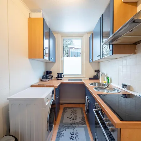Monteurwohnung-mit-terrasse-fuer-7-personen-wlan-tv-kueche-ahrensburg-naehe-hamburg-agrp1204 Appartement *