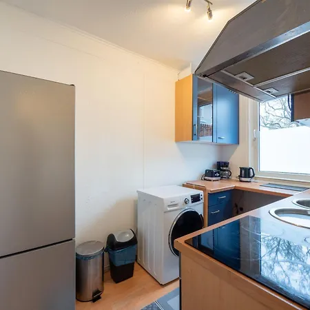 Monteurwohnung-mit-terrasse-fuer-7-personen-wlan-tv-kueche-ahrensburg-naehe-hamburg-agrp1204 Appartement *